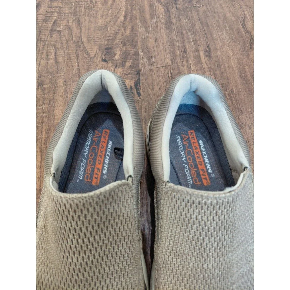 Skechers Memory Foam Relaxed Fit Air Cooled Men Size  8.5 Slip-On Loafers Brown